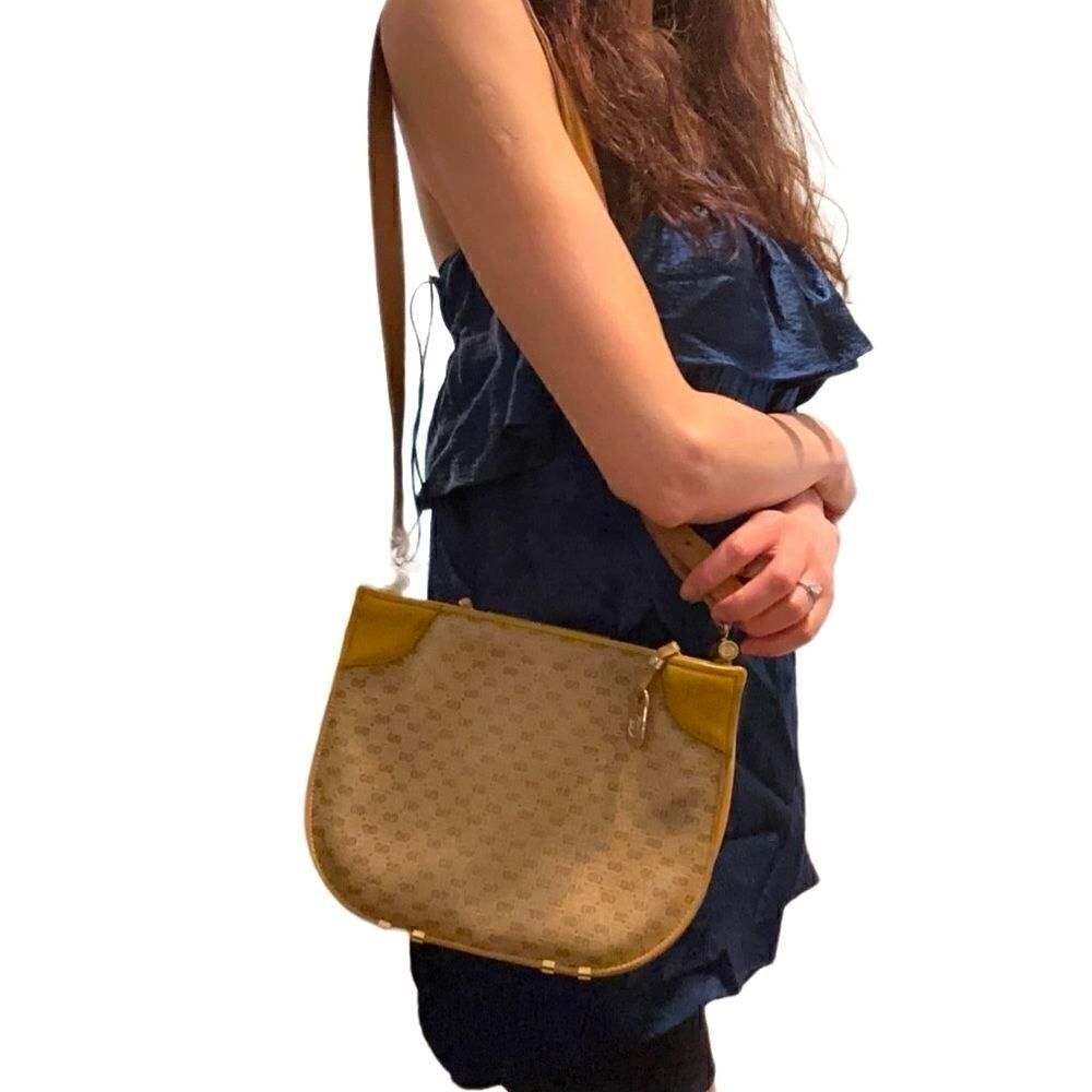 Gucci vintage cross body honey caramel handbag